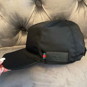 Gucci Baseball Cap/Hat Black Signature Gucci label & green/red ribbon. Unisex